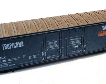 HO Scale used Details West - "Tropicana" #13079 - 50' Dbl Door Box Freight Train Car - Good condition