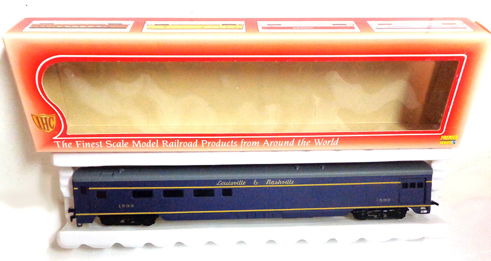 HO Scale IHC Combine Passenger Car Louisville & Nashville