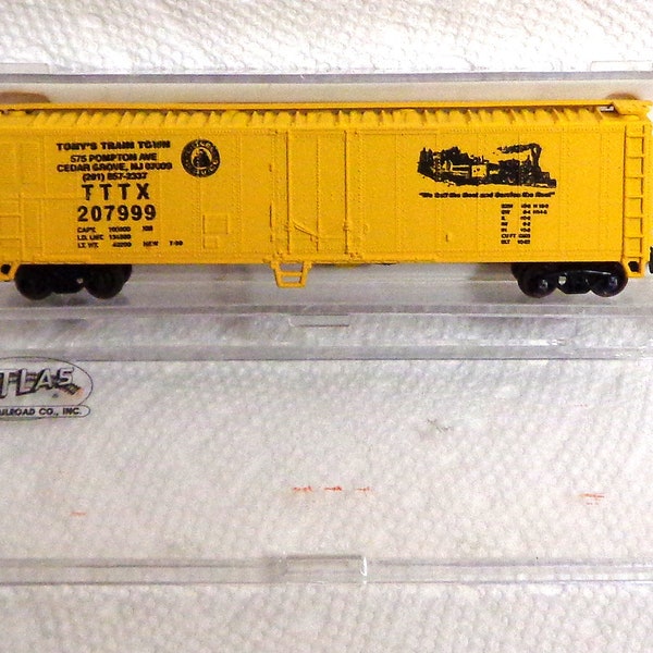 N Scale Atlas - "Tony's Train Town" Custom painted box car - New in Jewel case