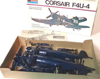 1/48 Scale RARE Vought Corsair F4U-4 Folding Gull Wing Navy Fighter Airplane Model Kit Only Missing Decals