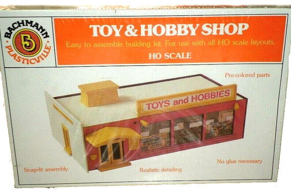 HO Scale Train Building KIT Bachmann Toy Hobby Shop NEW in