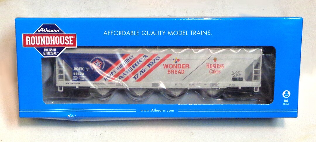10) ROUNDHOUSE LOT DE 4 WAGONS TYPE AMERICAIN COUVERT