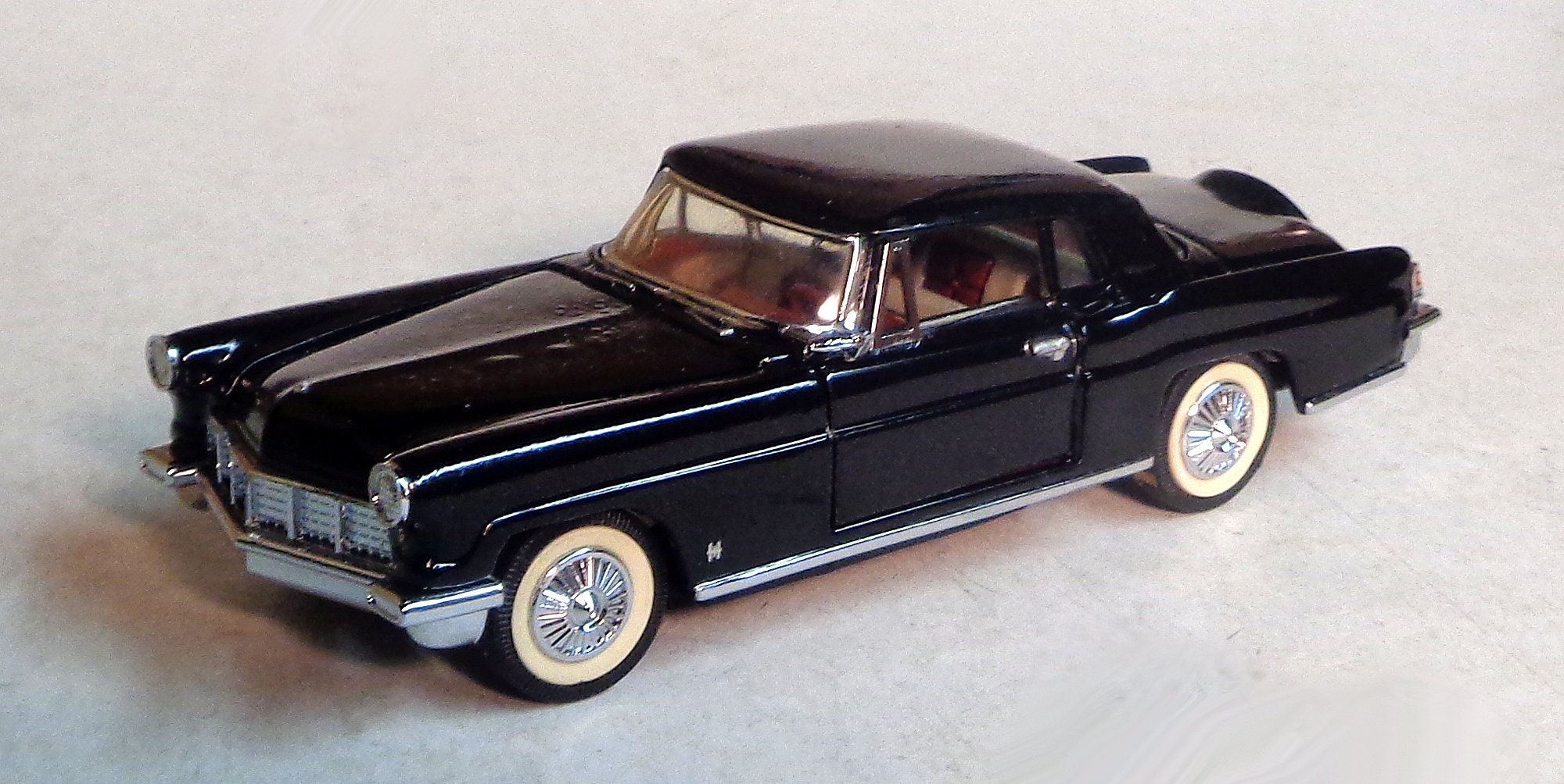 1/43 Scale 1956 Lincoln Continental by the Franklin Mint - Missing