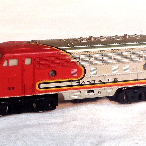 Échelle N - Moteur de locomotive diesel Trix F7 VINTAGE - « Santa Fe » - NE tourne PAS - Pour pièces de rechange ou restauration UNIQUEMENT. Veuillez lire la description.
