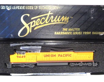 HO Bachmann Spectrum GE DASH 8-40CW Powered Diesel Engine - 