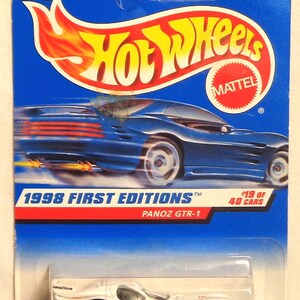 Hotwheels - Panoz GTR-1 - Diecast Model Car - Neuwertig an der Karte - Die Karte kann Gebrauchsspuren oder kleinere Schäden aufweisen. Bitte siehe Foto für tatsächliche Auto.
