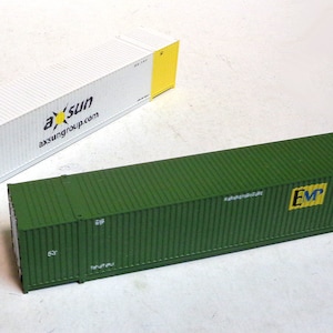HO スケールの中古 Walthers - 53 フィートのコンテナ ペア...「Axsun」と「EMP」 - 非常に良好な状態!