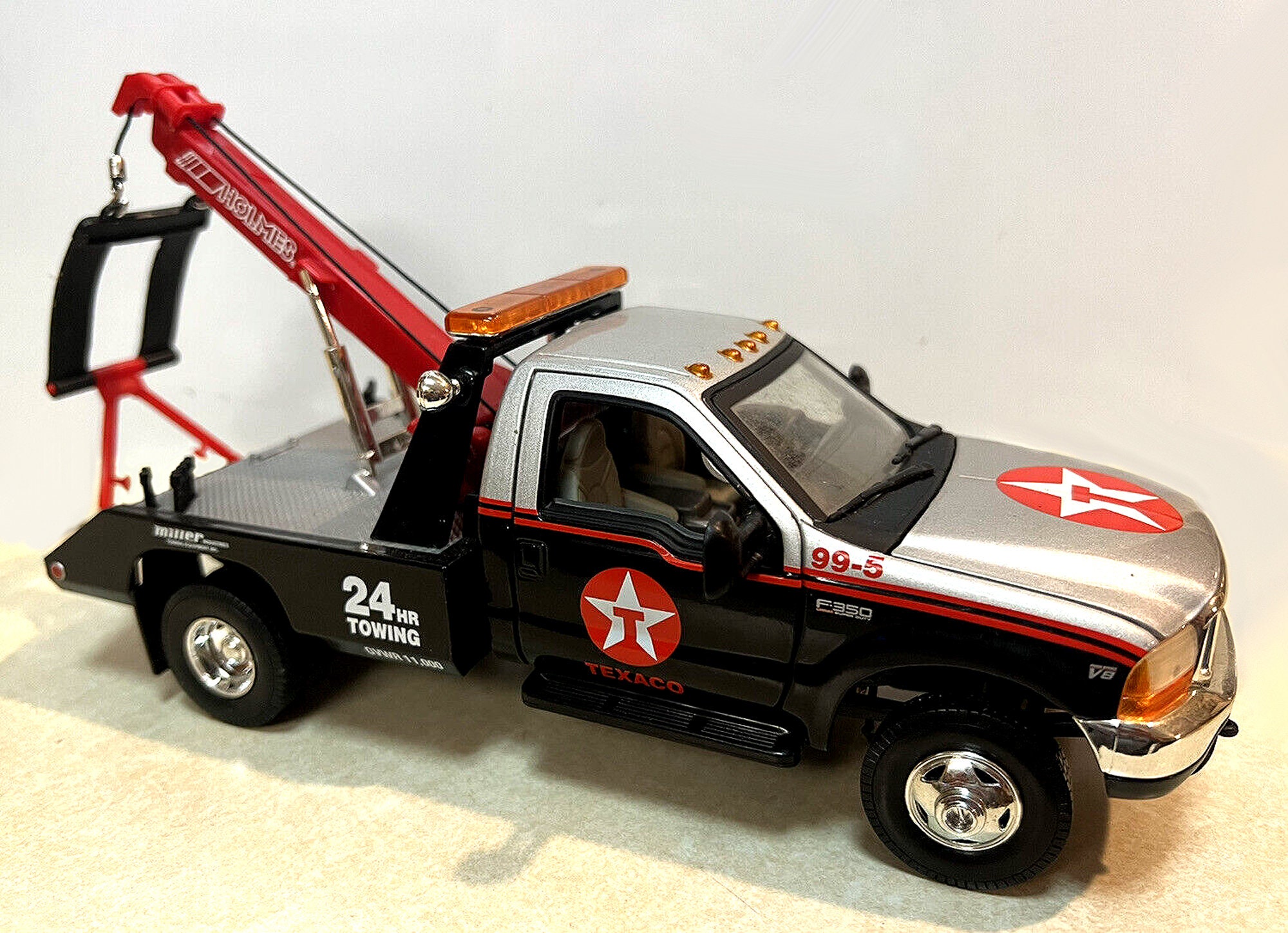 1/24 Scale Matchbox Ford F-350 Texaco / Holmes Wreck Tow