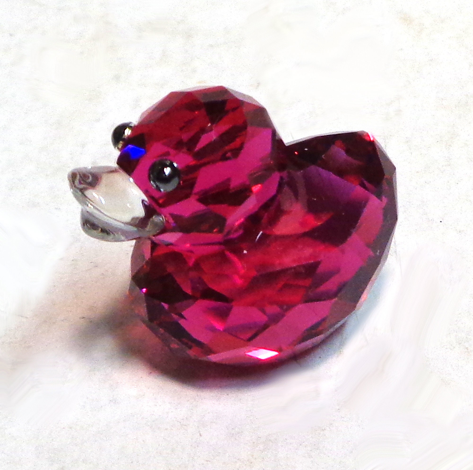 Swarovski - Happy Duck Medium 1.5 Inch Size - Fuschia