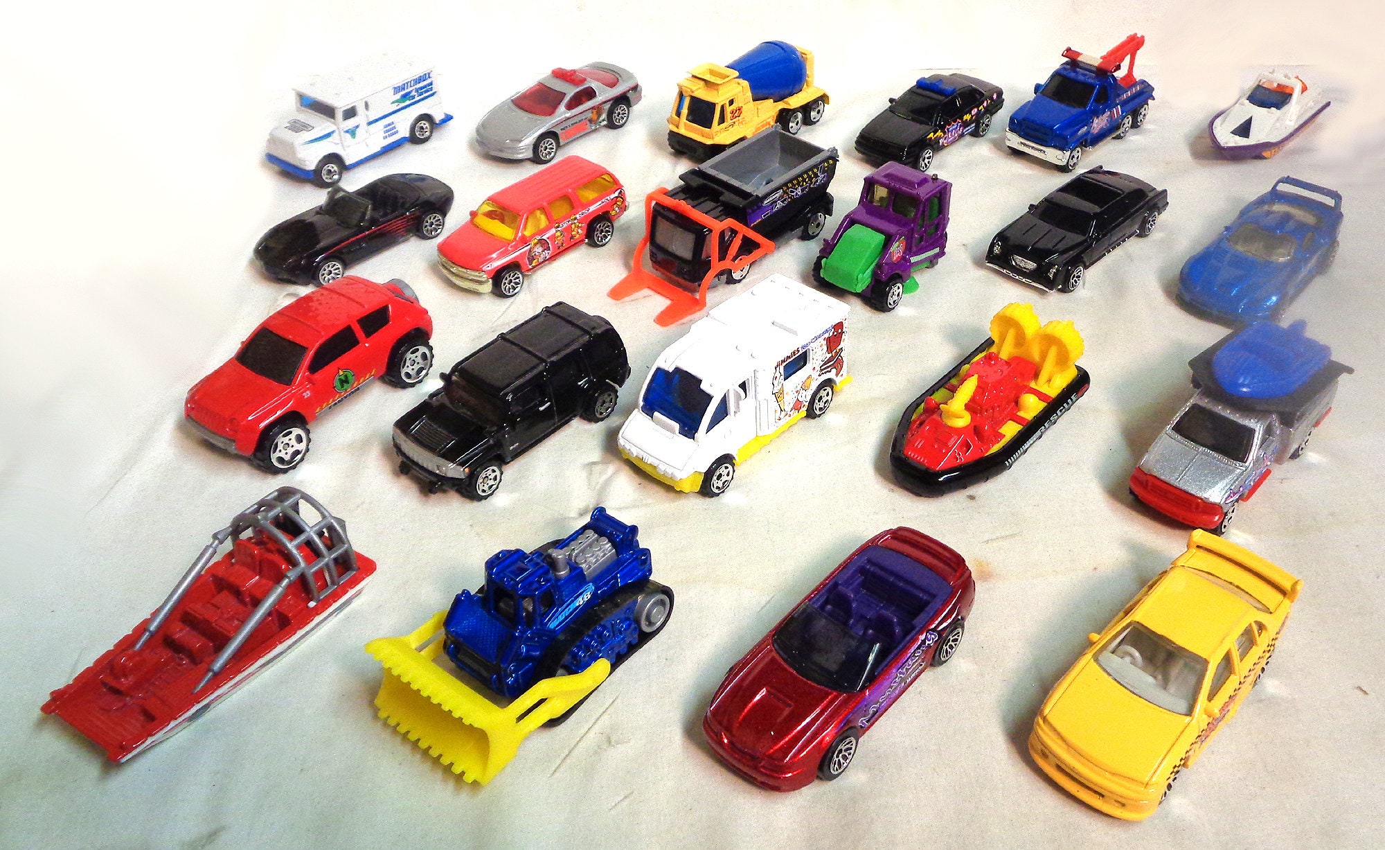 Lot - 30 Matchbox Hero - City Cars