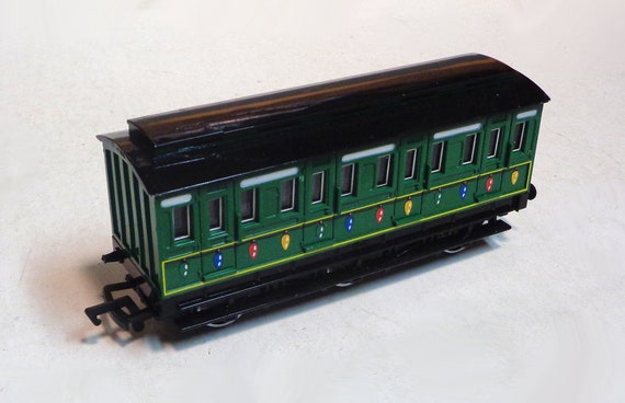 HO Scale Used Thomas Tank emily's Christmas Holiday Coach Passenger Coach  Train Car VERY RARE -  Hong Kong