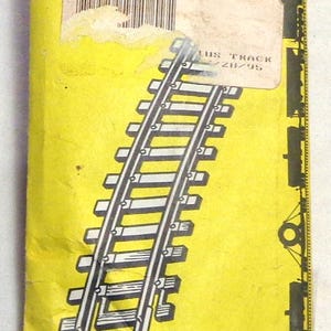 HO Scale ATLAS Track #834 - 1/2 18&quot; Radius Curve Section in Nickel-Silver(4 Pieces). NEW in package!