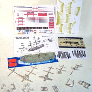 1/700 Warlord Black Seas - "Buque de guerra de primera clase de la Royal Navy" con mástiles dañados - construido y vendido COMO ES: piezas de resina/metal. Leer descripción. con cuidado...