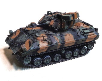 1/72 Scale Professionally built & Painted model - US M2A2 Bradley Tank - GREAT Detail!!