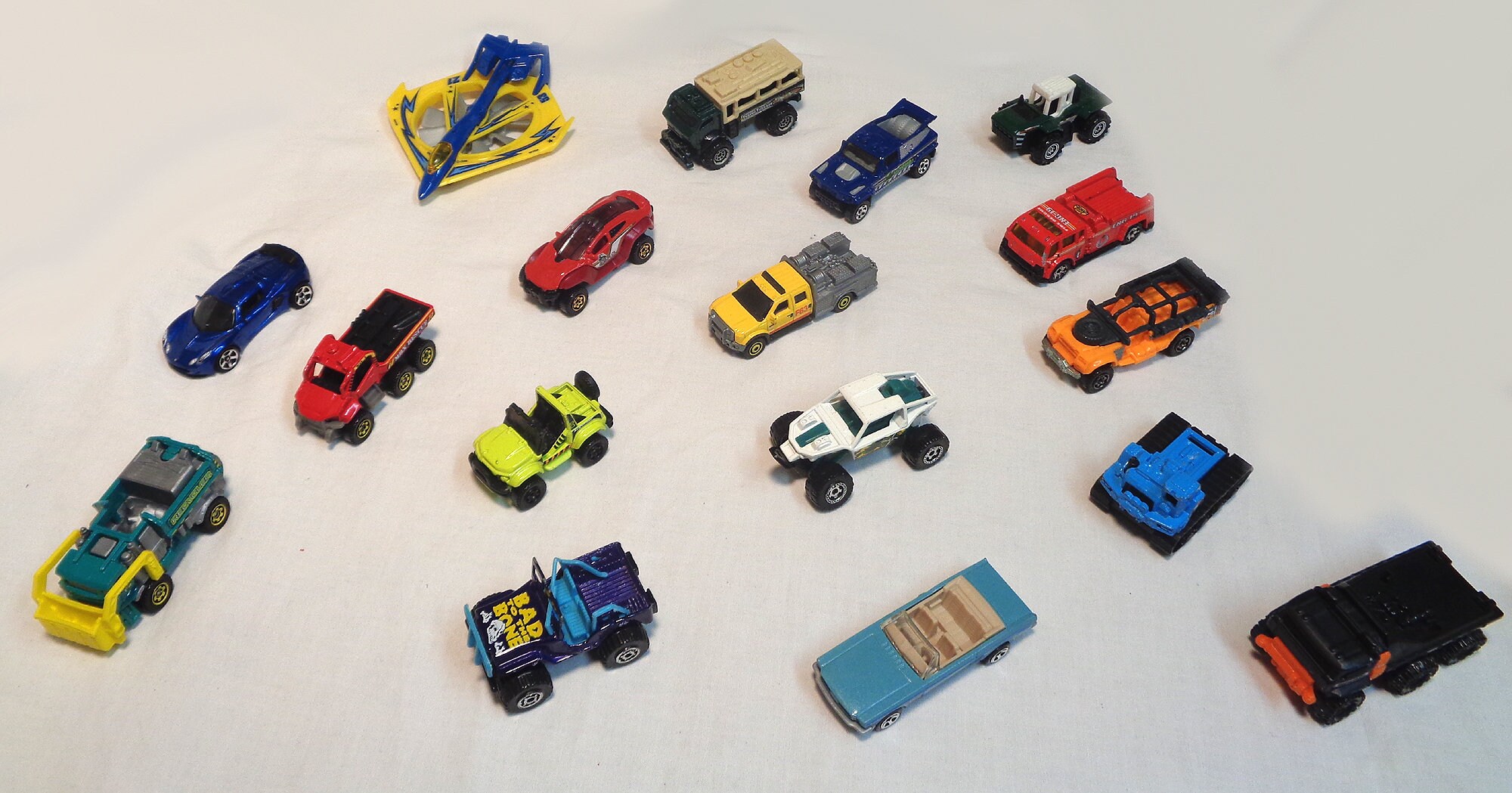 Lot of 17 MODERN Matchbox Cars & Trucks - Nice Condition! Lot 1