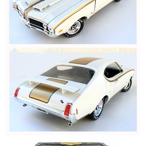 1/18 Scale Ertl 1969 Hurst Olds Oldsmobile - White & Gold - Mint