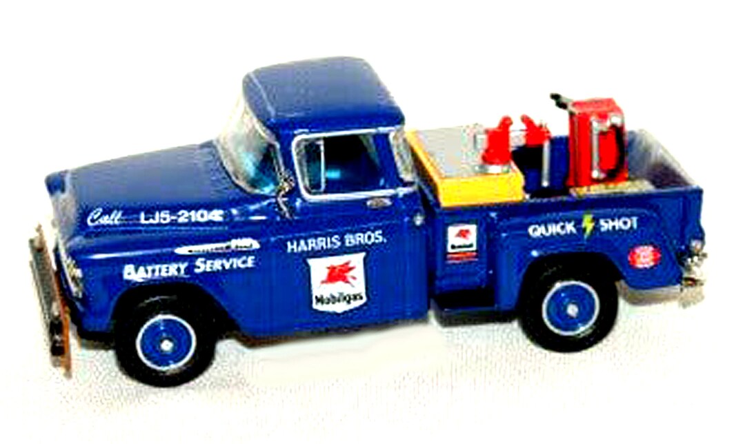 Matchbox MOY YYM35189 1945 Chevrolet Army Fire Truck [1:43 méret