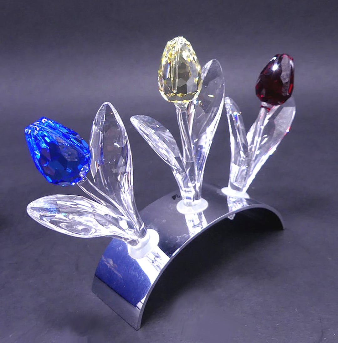 Swarovski Set of 3 Large Tulips With Reflective Oval Stand - Mint