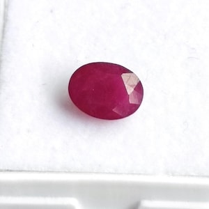 Pigeon Red Ruby Gemstone 1.90 Ct Oval Faceted - High Jewelry Making