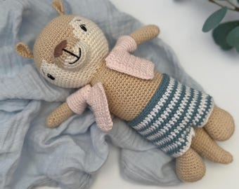 Peluche di lontra all'uncinetto: animale di peluche amigurumi con vestitino rimovibile
