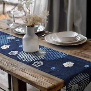 Floral Table Runner with Tassels, Shibori Tie Dye Indigo Table Runners, Retro Vintage Kitchen Dining Table Decoration for Home Party Decor