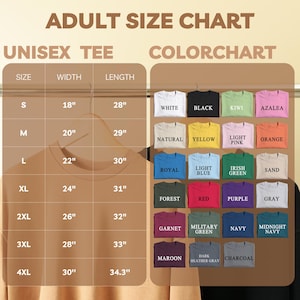 Puede incluir: Una tabla de tallas para adultos de camisetas unisex, que muestra las medidas en pulgadas. La tabla incluye tallas de la S a la 4XL, con los anchos y largos correspondientes. Una carta de colores muestra varios colores de camisetas.
