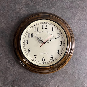 Cadran Sir William and Smith - Horloge murale en bois marron antique / Élégance intemporelle pour la maison et le bureau