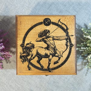 Sagittarius Zodiac Wooden Keepsake Box – Engraved Centaur Astrology Design with Lined Interior