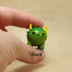 Kawaii Monster Keychain – Handmade Tiny Monster Charm – Cute Weird Creature Gift – TinyMons