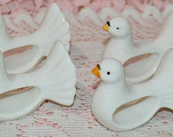 Shafford Design Elegant Dove Napkin Rings Set of 4 Porcelain Birds Made in Taiwan - Retro Kitchen Decor