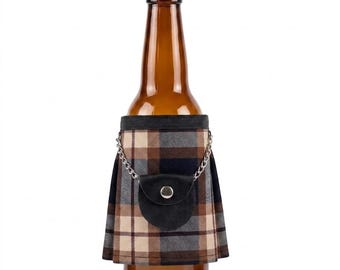 Capa para garrafa de cerveja Kilt com design Mini Sporran disponível em mais de 200 padrões xadrez.