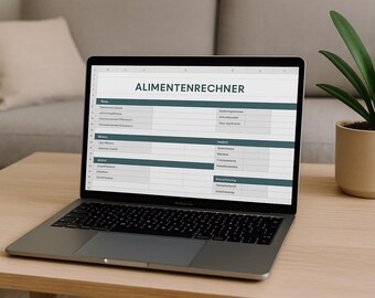 May include: A silver laptop displaying a spreadsheet titled "ALIMENTENRECHNER" on a wooden table. The screen shows a grid of rows and columns with text. A potted plant with green leaves sits to the right of the laptop. A beige sofa is in the background.