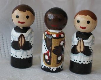 Priest and Altar Boys Peg Dolls Set of Three (Red Vestments) - Small Size 2 1/4"