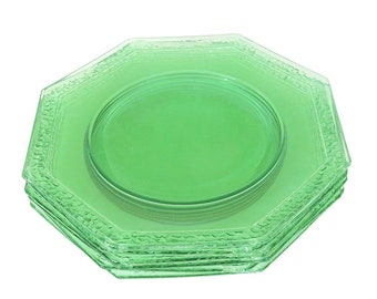 Six Vintage L. E. Smith Green Octagonal Uranium Glass Plates Pebble Rims