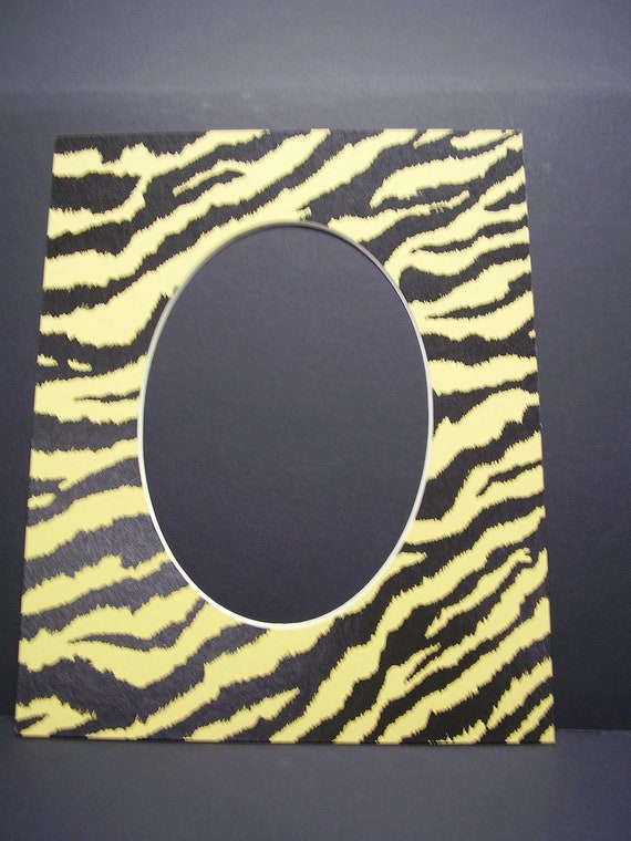 Picture Mat Yellow Black Tiger Stripe Print 8x10 for 5x7 Photo or