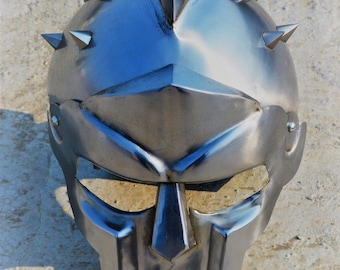 Greek Gladiator Helmet – Maximus Decimus Meridius-Inspired Role-Play Armor for Collectors & Enthusiasts