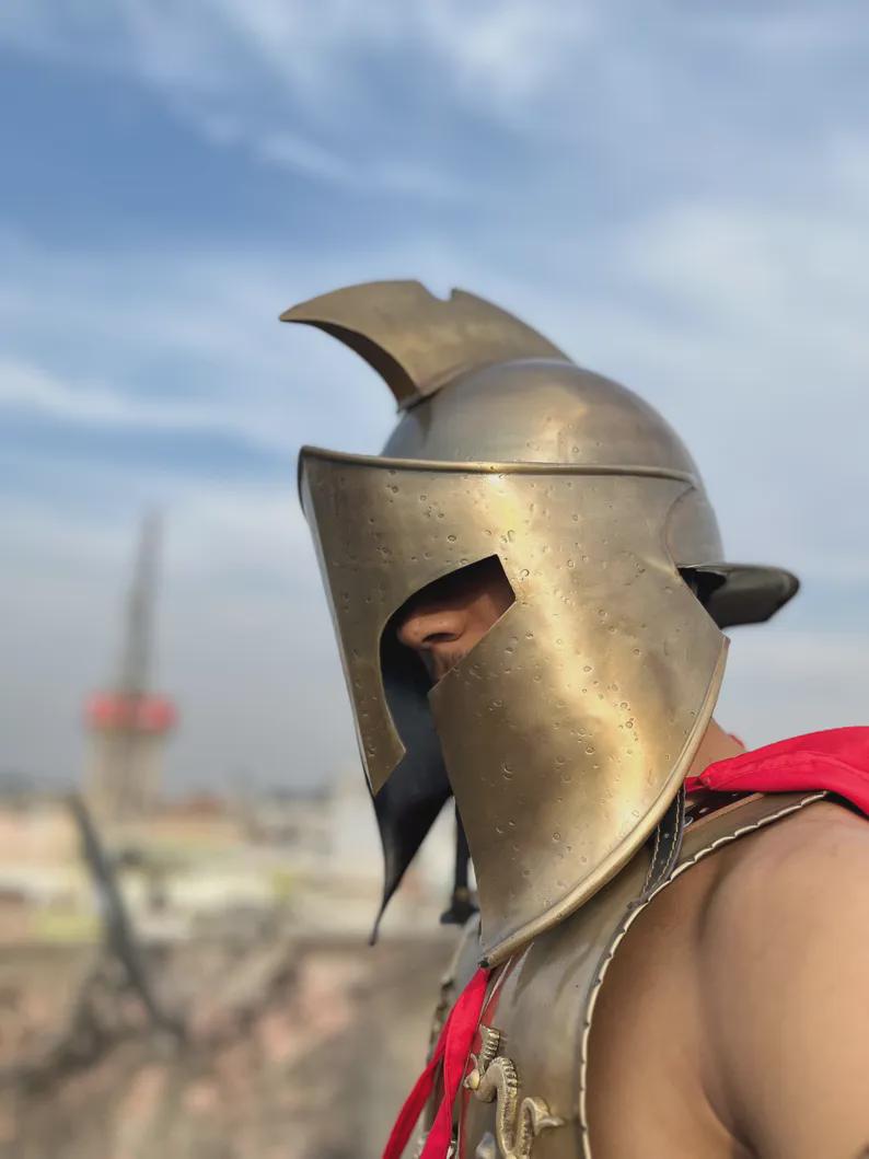 中世フルマッスルスパルタンセット、レオニダス王300コスチューム、ギリシャの鎧、ヘルメット、マッスルジャケット、脚、腕/盾、ハロウィンコスプレ、全身  - Etsy 日本 Armor King Leonidas 300 スパルタン ヘルメット レプリカ ハロウィン コスチューム スタンド付き, image size:794x1059