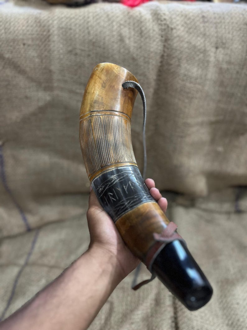 Medieval VIKING WAR HORN Battle Trumpet Hand Engraved Blow Horn 16 ...