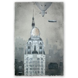 Puede incluir: Pintura a la acuarela de un paisaje urbano con un edificio prominente con una cúpula dorada. Un dirigible y una aeronave más pequeña flotan sobre el edificio. La obra de arte está realizada en tonos grises y blancos, creando una estética vintage.