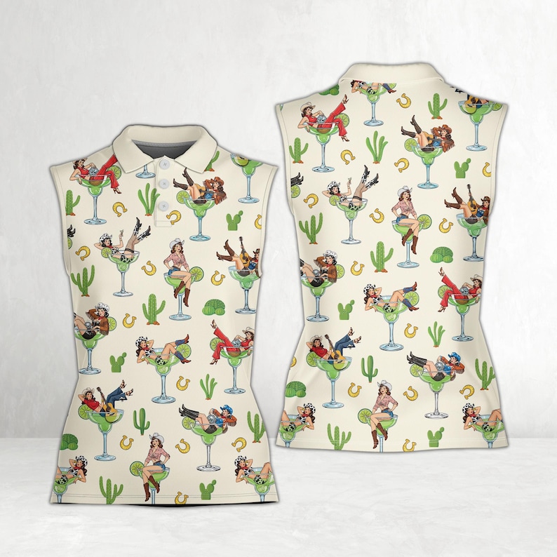 Pu&ograve; includere: Polo senza maniche con sfondo color crema e motivo ripetuto di cowgirl in bicchieri da margarita, cactus e ferri di cavallo. La camicia ha un colletto bianco e tre bottoni.