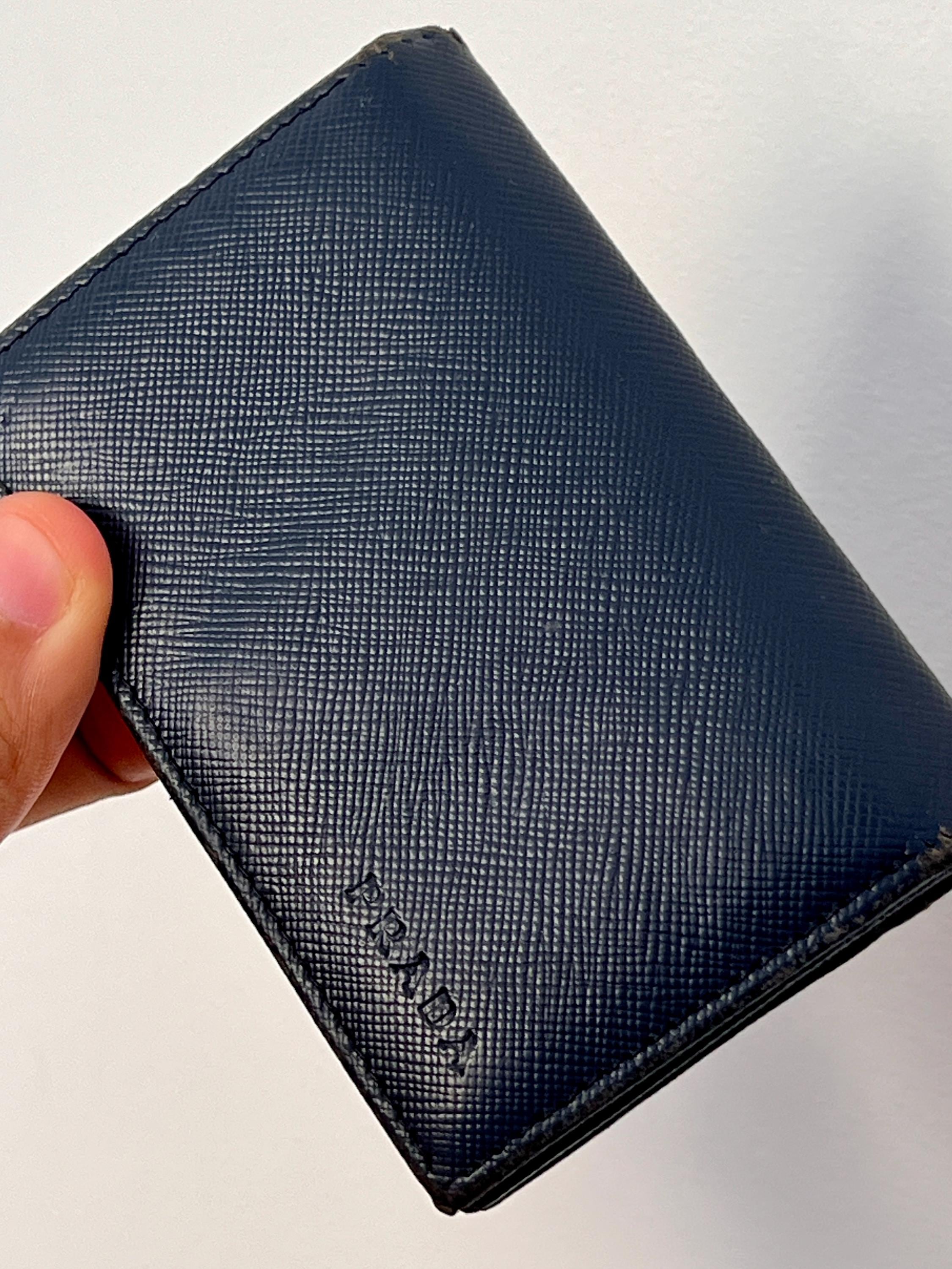 Prada サフィアーノレザー　カードホルダー ネイビー　カードケース Prada サフィアーノレザー 厚みカードホルダー ネイビー ブルー（青