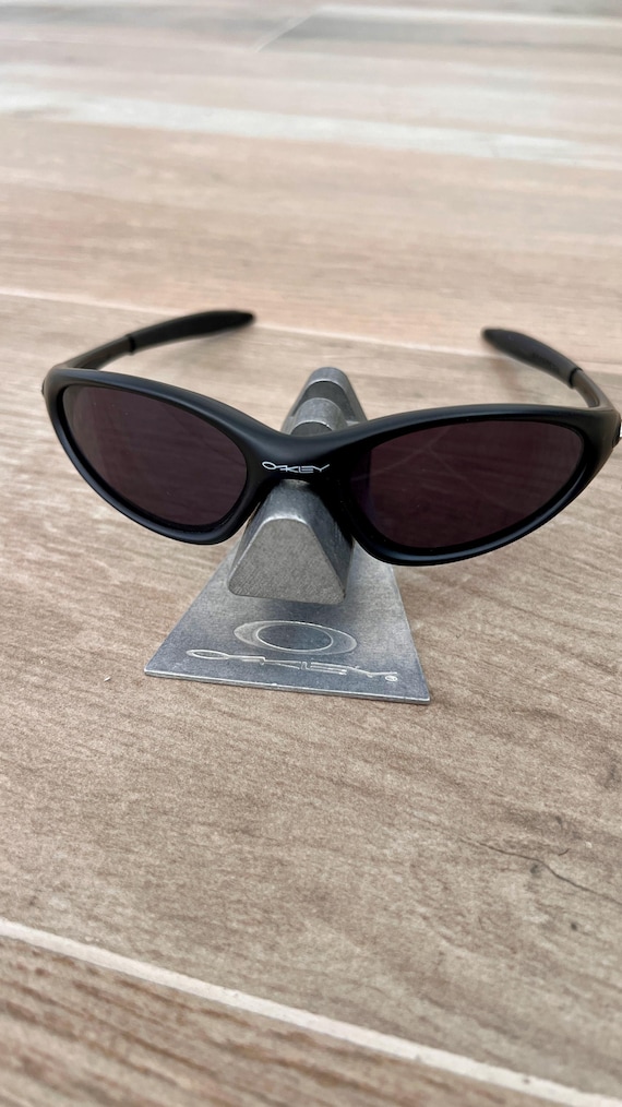 Vintage Oakley Minute 1.0 Sunglasses Black 90s Y2K Wrap Sports