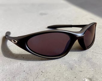 Oakley Minute Gen 2 Schwarze Sonnenbrille 2000er Vintage Y2K Gorpcore