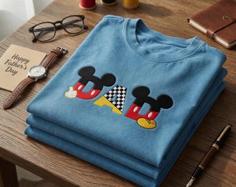 刺繍入り「DAD」ミッキーTシャツ - ディズニー ミッキーマウスをテーマにした父の日ギフト