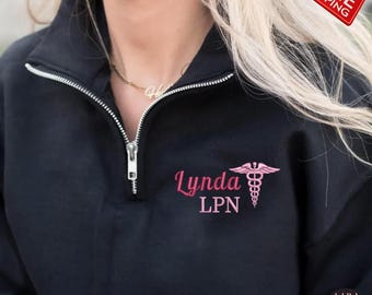 Sudadera con cremallera de un cuarto bordada personalizada para enfermeras, regalo médico
