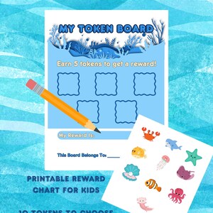 Könnte beinhalten: Ein druckbares Belohnungs-Chart für Kinder mit einem Meeresthema. Das blaue Chart hat Felder für Token und den Text "My Token Board". Ein Bogen mit Aufklebern zum Thema Meer und ein Bleistift sind enthalten.