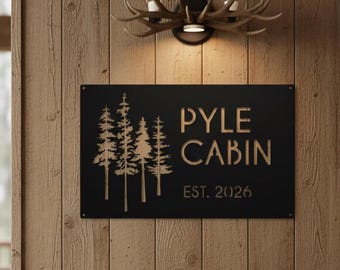 Benutzerdefinierte Cabin Name Pine Tree Metalldekor, Cabin Pine Tree Metallschild, Cabin Metallwandschild, rustikale Pine Tree Wandschild, Geschenk für Papa Mama