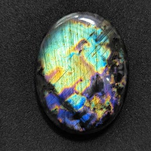 Spectrolite Labradorite Cabochon: 106 Carat Oval Multi-Fire Stone