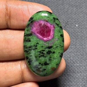 Natuurlijke roze robijn zoisiet ovale cabochon edelsteen voor het maken van sieraden (53 karaat)