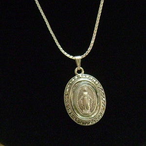 Colar com pingente religioso vintage de prata esterlina facetada marcasite Mary